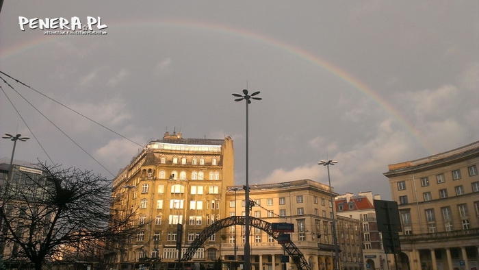 Znowu tęcza na Placu Zbawiciela